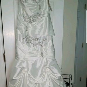 David's Bridal mermaid style wedding gown